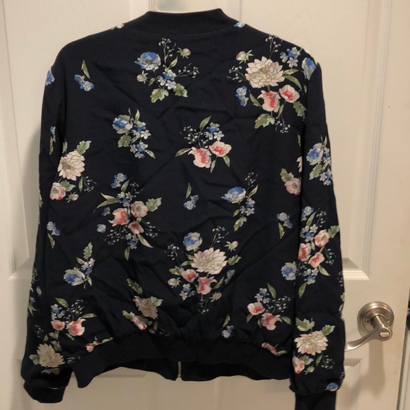 LILA ROSE navy blue flower print bomber - Picture 3 of 5